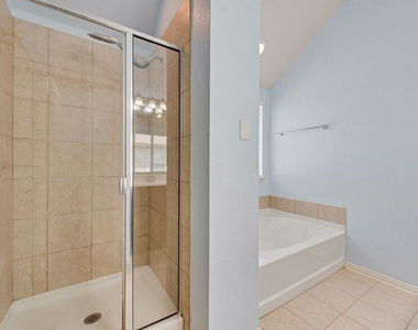 10516 Bolivar Drive - Photo Thumbnail 13