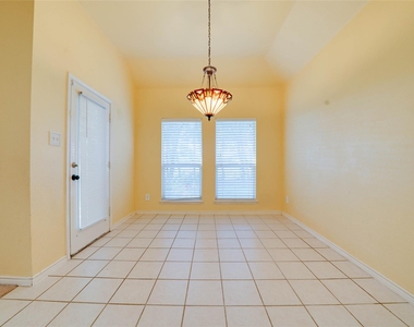 9724 Water Tree Drive - Photo Thumbnail 7