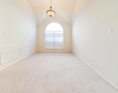 9724 Water Tree Drive - Photo Thumbnail 8