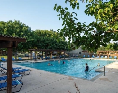 9724 Water Tree Drive - Photo Thumbnail 24