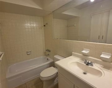 2604 Candleberry Drive - Photo Thumbnail 7