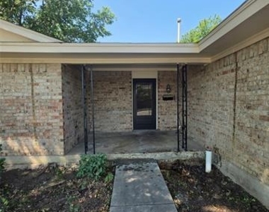 2604 Candleberry Drive - Photo Thumbnail 1