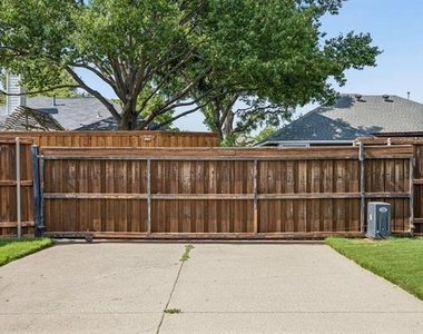 11002 Brandenberg Drive - Photo Thumbnail 31