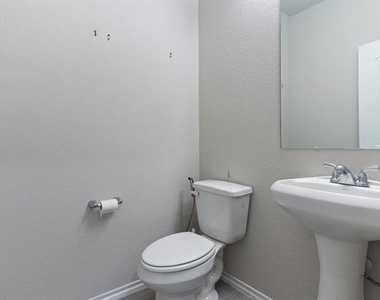 2833 Bellflower Drive - Photo Thumbnail 21