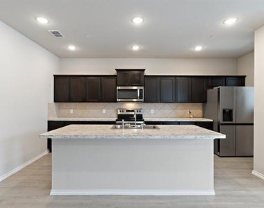 2833 Bellflower Drive - Photo Thumbnail 11