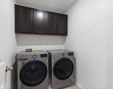 2833 Bellflower Drive - Photo Thumbnail 29
