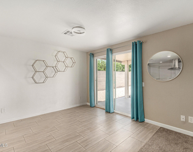 1512 W Mariposa Drive - Photo Thumbnail 6