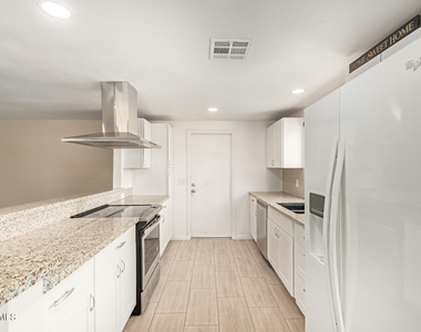 1512 W Mariposa Drive - Photo Thumbnail 3
