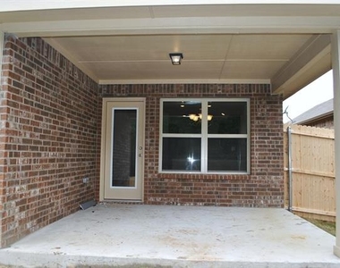 929 Hazels Way - Photo Thumbnail 12