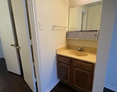 714 Hillcrest - Photo Thumbnail 12