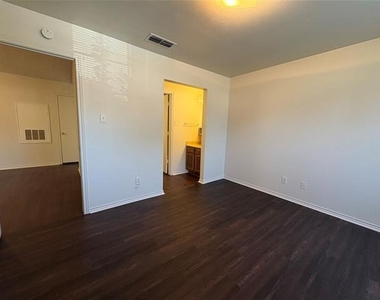714 Hillcrest - Photo Thumbnail 10