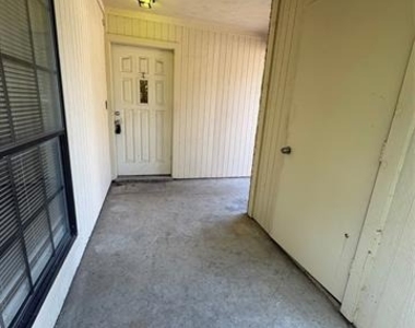 714 Hillcrest - Photo Thumbnail 2
