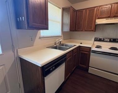 714 Hillcrest - Photo Thumbnail 7