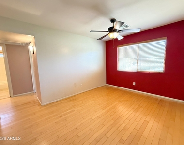 2102 W Knox Road - Photo Thumbnail 12