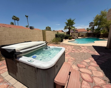2102 W Knox Road - Photo Thumbnail 29