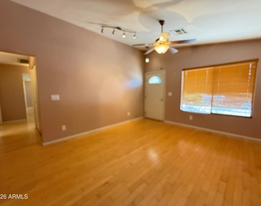 2102 W Knox Road - Photo Thumbnail 4