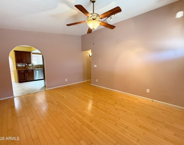 2102 W Knox Road - Photo Thumbnail 3