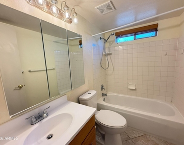 2102 W Knox Road - Photo Thumbnail 22
