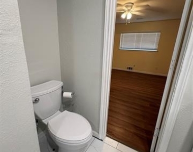 615 Oak Forest Drive - Photo Thumbnail 25
