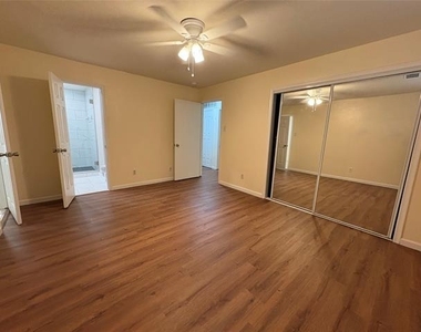615 Oak Forest Drive - Photo Thumbnail 22