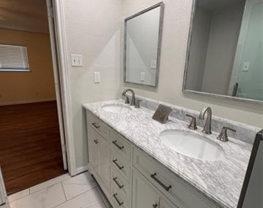 615 Oak Forest Drive - Photo Thumbnail 24