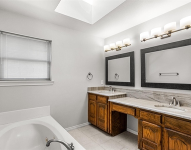 2942 Woodland Hills Drive - Photo Thumbnail 20