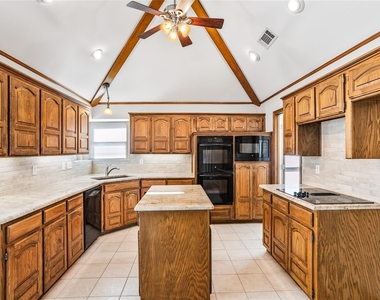 2942 Woodland Hills Drive - Photo Thumbnail 10