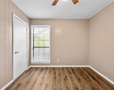 1319 Wisteria Way - Photo Thumbnail 9