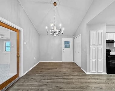 1319 Wisteria Way - Photo Thumbnail 3