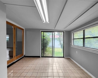 1319 Wisteria Way - Photo Thumbnail 4