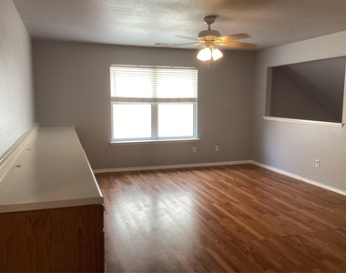 5012 Raymond Drive - Photo Thumbnail 21