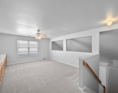 5012 Raymond Drive - Photo Thumbnail 12