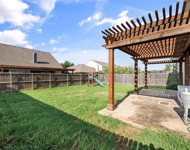 5012 Raymond Drive - Photo Thumbnail 18