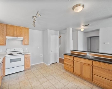 5012 Raymond Drive - Photo Thumbnail 5