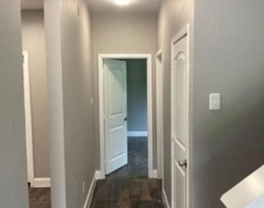 114 E Oak Street - Photo Thumbnail 7