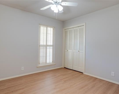 615 Oxford Drive - Photo Thumbnail 13