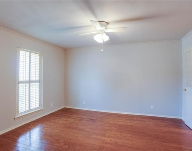 615 Oxford Drive - Photo Thumbnail 1
