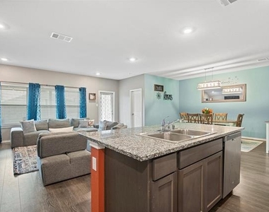 904 Saddle Horn Way - Photo Thumbnail 10