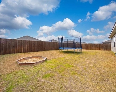904 Saddle Horn Way - Photo Thumbnail 25