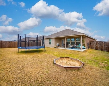 904 Saddle Horn Way - Photo Thumbnail 22