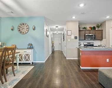 904 Saddle Horn Way - Photo Thumbnail 2