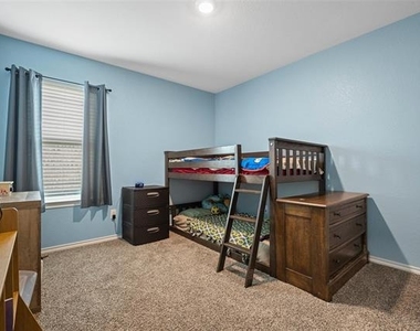 904 Saddle Horn Way - Photo Thumbnail 17