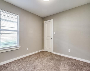 8106 Tanner Avenue - Photo Thumbnail 17