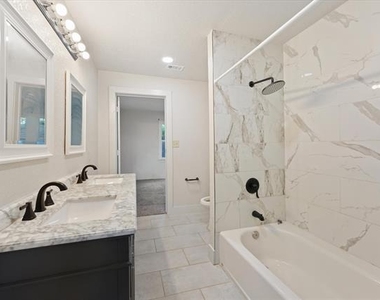 725 S Walnut Street - Photo Thumbnail 11