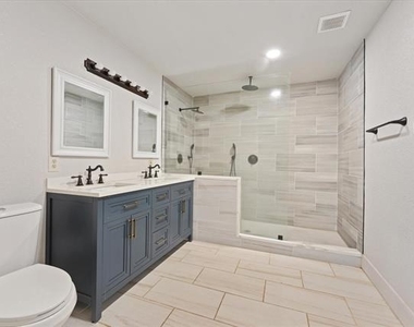 725 S Walnut Street - Photo Thumbnail 7