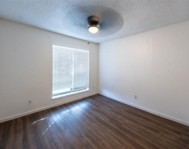 1805 Spring Creek Parkway - Photo Thumbnail 20