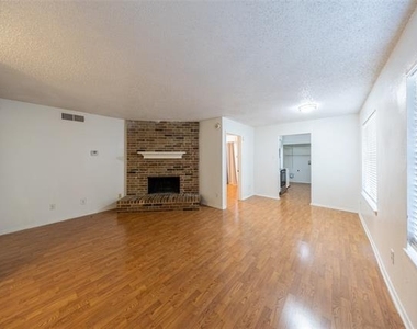 1805 Spring Creek Parkway - Photo Thumbnail 15