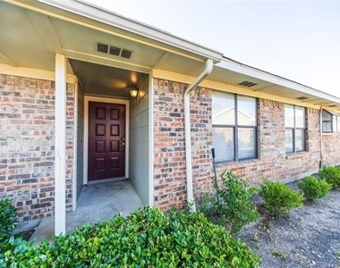1805 Spring Creek Parkway - Photo Thumbnail 8