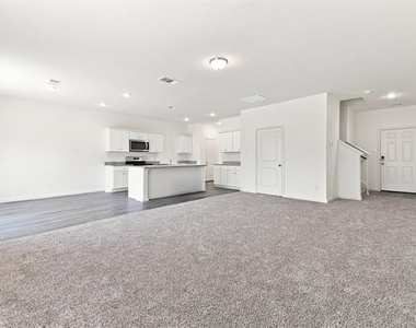 6520 Calico Lane - Photo Thumbnail 7