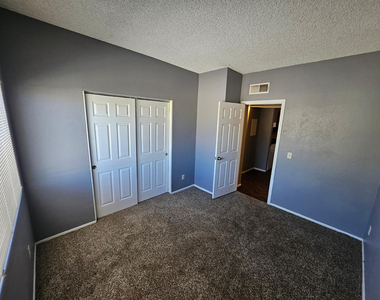 2801 E Monte Cristo Avenue - Photo Thumbnail 9